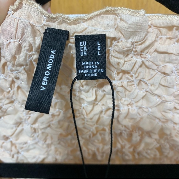 Vero Moda Textured Crinkle Sleeveless Top in Neutral - Size Large - Picture 5 of 5